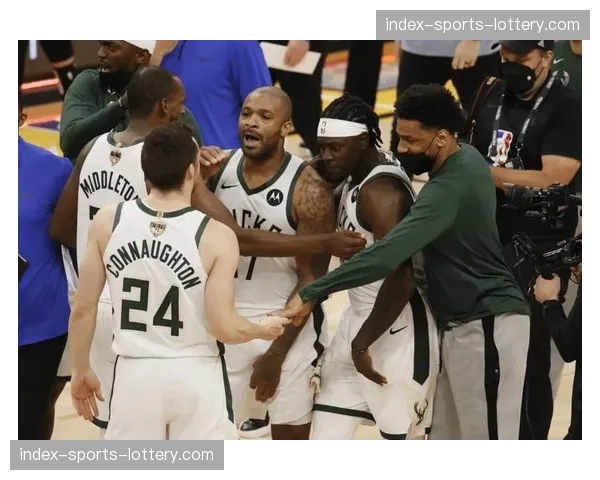 战术转折点解析：雄鹿末节改用全场紧逼，成功扭转15分劣势逆转尼克斯